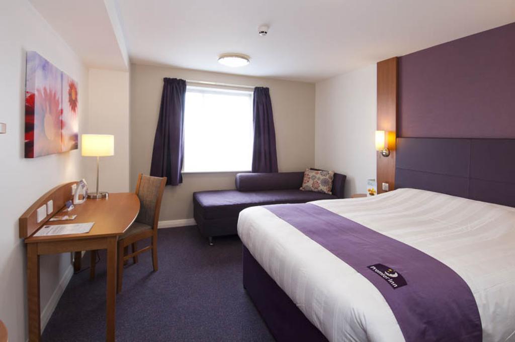 Premier Inn London Ealing เบรนท์ฟอร์ด ห้อง รูปภาพ