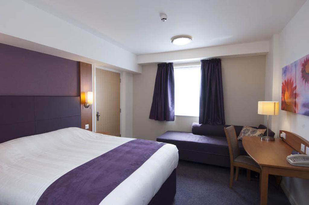 Premier Inn London Ealing เบรนท์ฟอร์ด ห้อง รูปภาพ