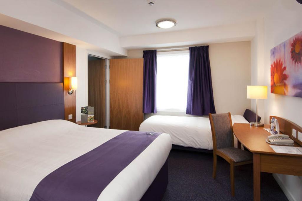 Premier Inn London Ealing เบรนท์ฟอร์ด ห้อง รูปภาพ