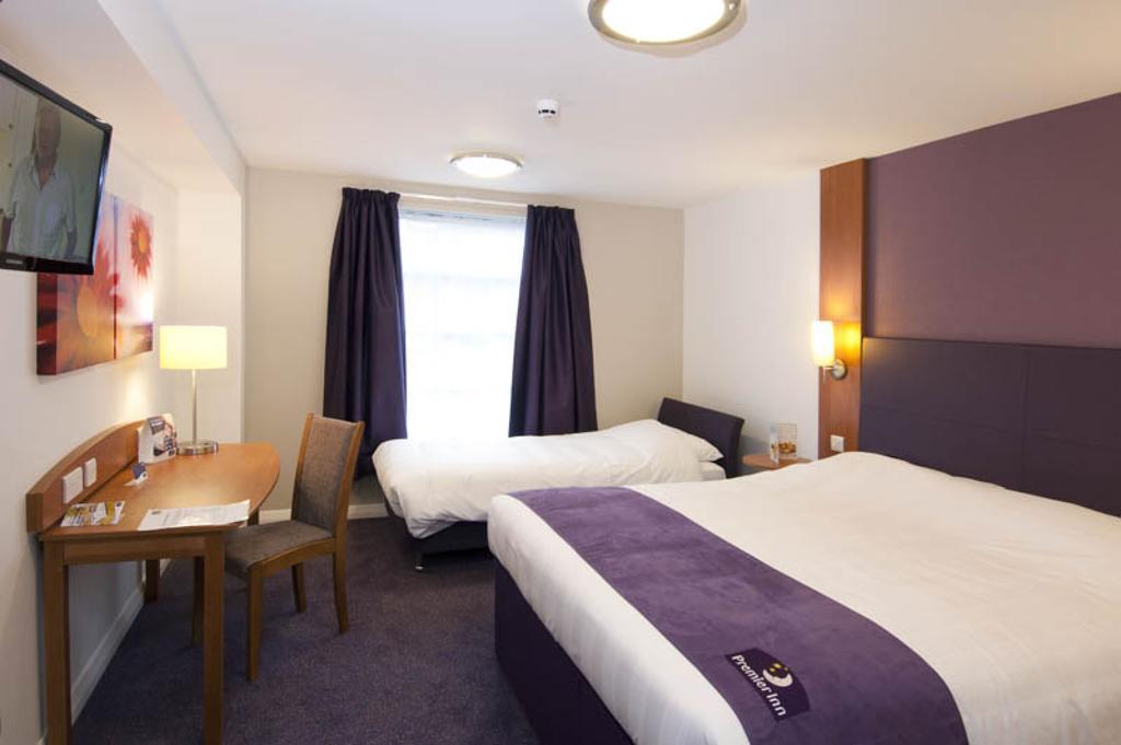 Premier Inn London Ealing เบรนท์ฟอร์ด ห้อง รูปภาพ